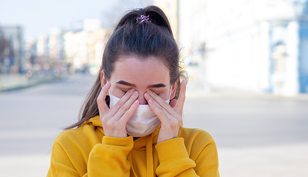 ¿Irritación en los ojos relacionado al uso de la mascarilla?