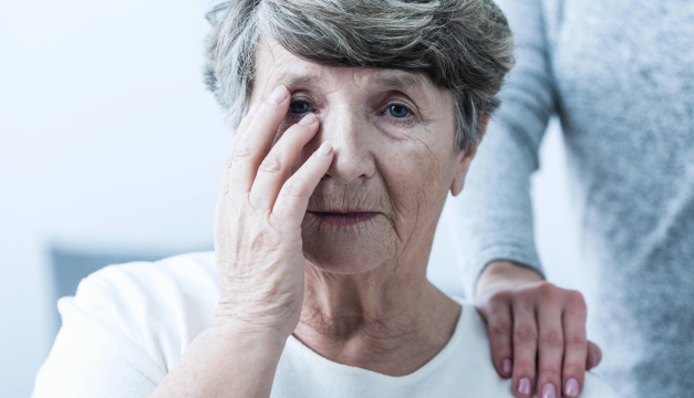Los 12 síntomas que indican que podrías sufrir de demencia