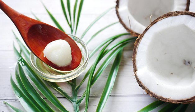Beneficios de tomar una cucharadita de aceite de coco por las mañanas